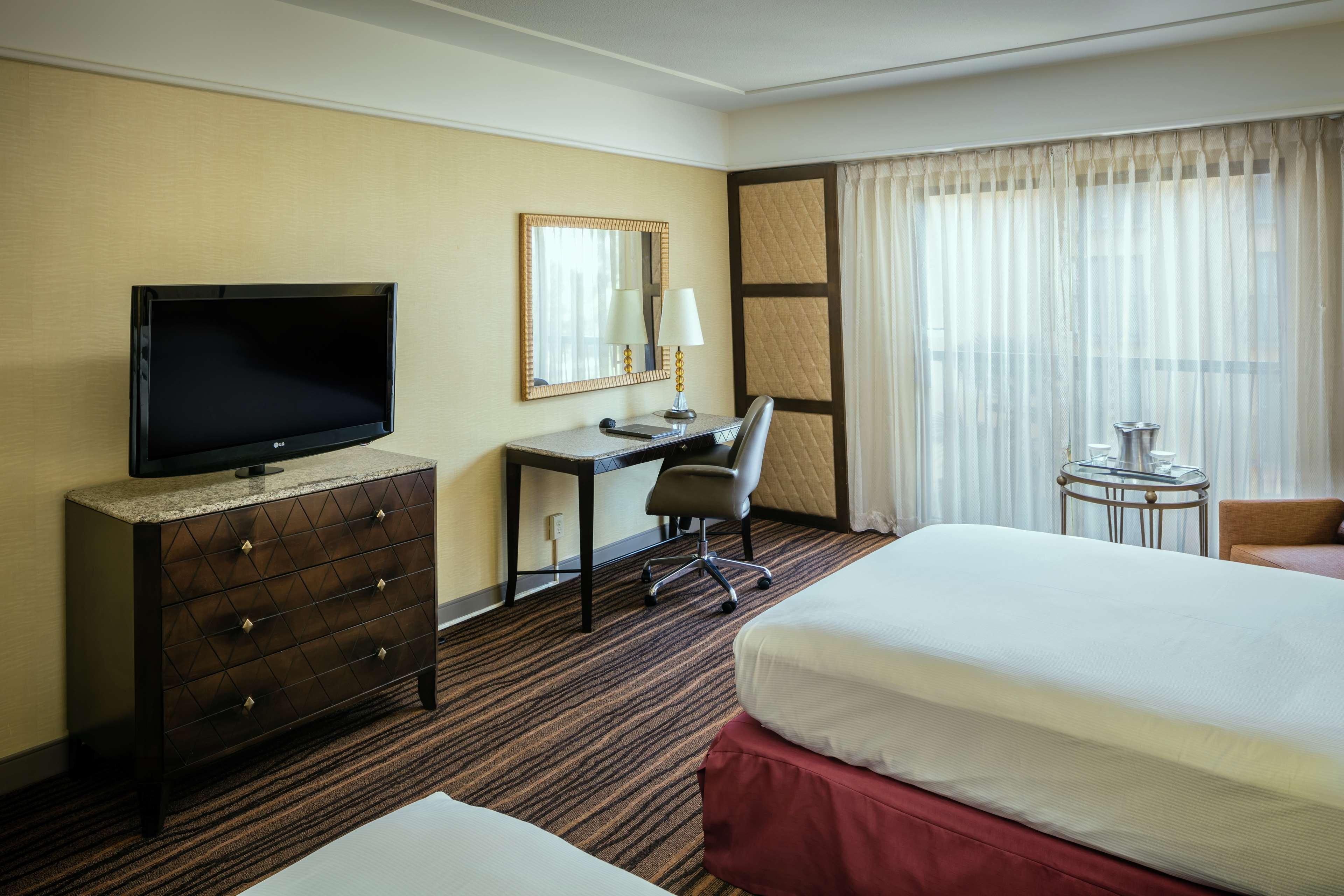 Hilton Stockton Hotel Exterior photo