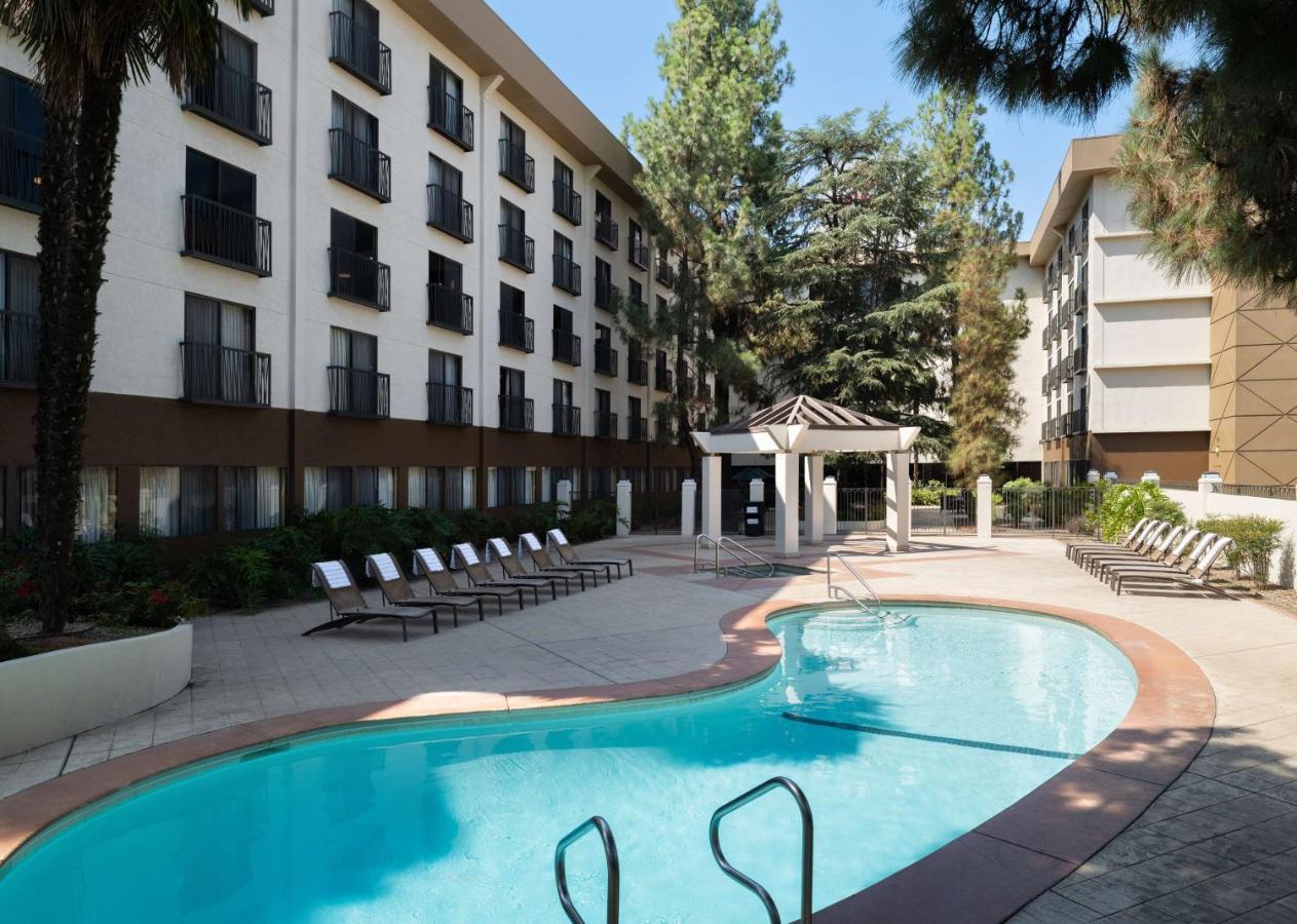 Hilton Stockton Hotel Exterior photo